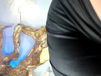 Classy4uuuu bongacams stream image