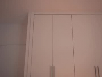 kriss0leoo chaturbate stream image