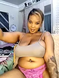 Spotty_Coochie stripchat stream image