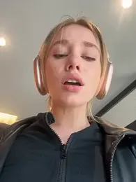 SSSATIVA_model stripchat stream image