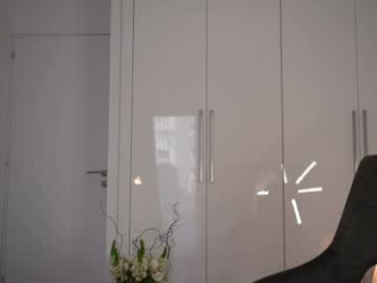 kriss0leoo chaturbate stream image