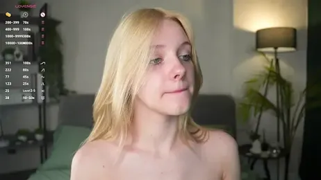 EdlaHewell stripchat stream image