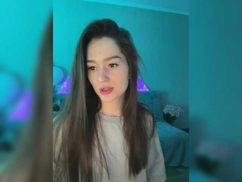 whiteTEA bongacams stream image