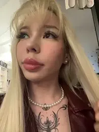 babydolll stripchat stream image