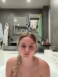 CherryEmmy stripchat stream image