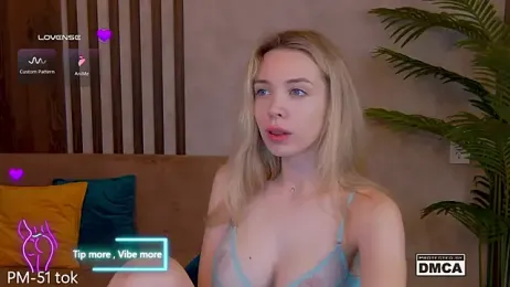 Holl1Would stripchat stream image