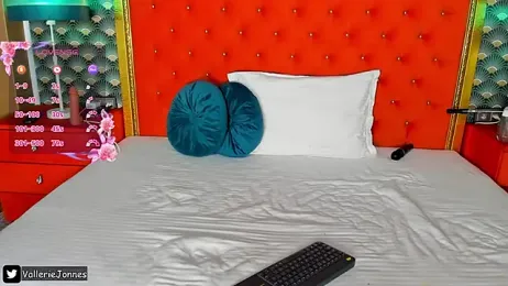 VallerieJones stripchat stream image