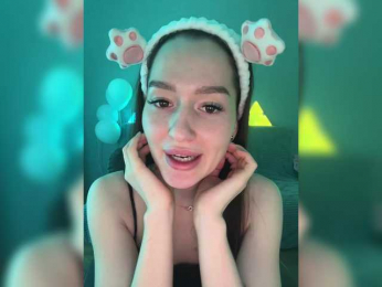 whiteTEA bongacams stream image