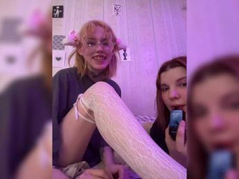 Molly-and-Ewa bongacams stream image