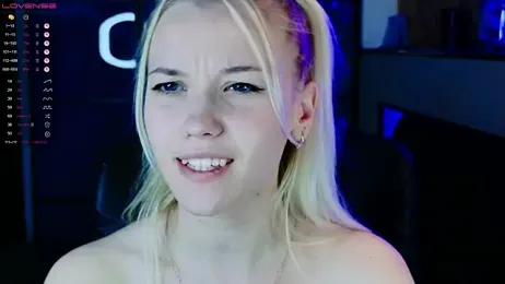 ShhhO_O stripchat stream image