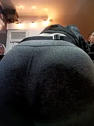 You-kitty2025 stripchat stream image