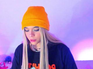 Scarlet Bridge flirt4free stream image