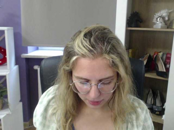 Soft-Zoey bongacams stream image