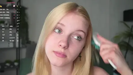 EdlaHewell stripchat stream image