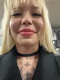 babydolll stripchat stream image