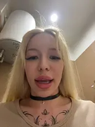 babydolll stripchat stream image