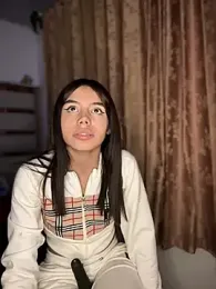 Laura-Khalifa stripchat stream image