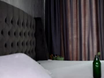 dee_waters chaturbate stream image