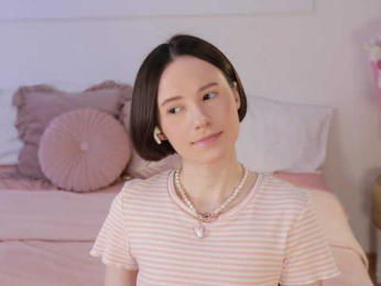 MissEssie bongacams stream image