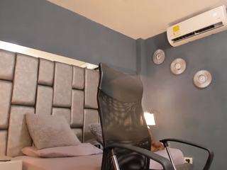 atinxnaugthy camsoda stream image