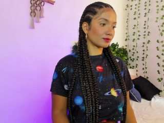 karlyee camsoda stream image