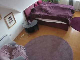 voyeurcam-julmodels-whitebed-4 camsoda stream image