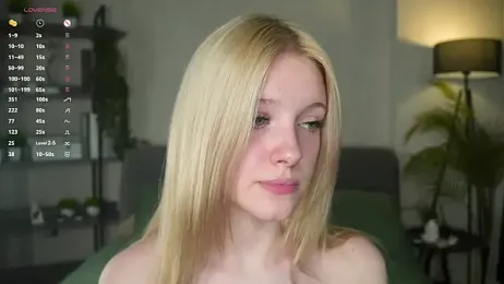 EdlaHewell stripchat stream image