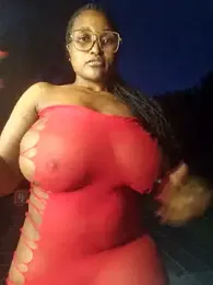 Bustygoddess32 stripchat stream image