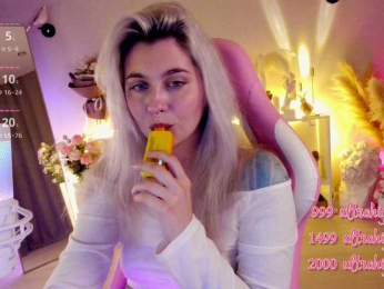 HoneyCherry bongacams stream image
