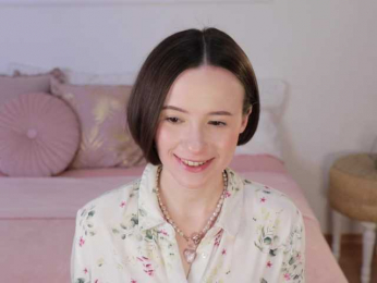 MissEssie bongacams stream image