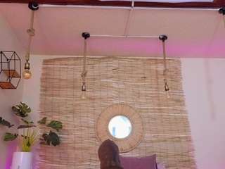 lady-brownn camsoda stream image