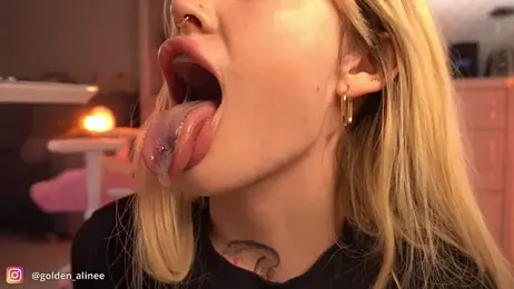 Golden_Aline stripchat stream image