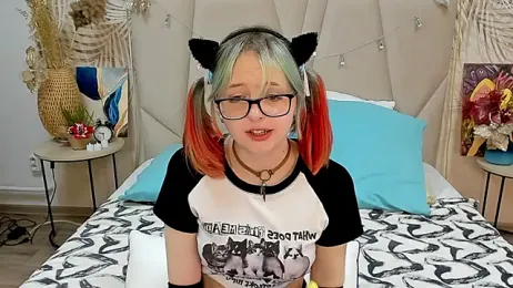 CoralineYoung stripchat stream image