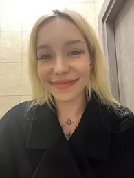 babydolll stripchat stream image