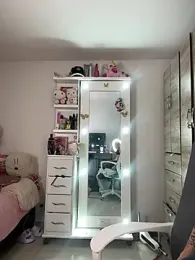 Emmily_19 stripchat stream image