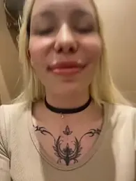 babydolll stripchat stream image