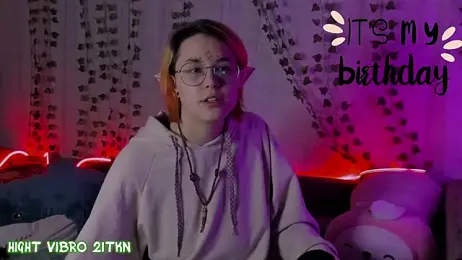 TrickyKitsune stripchat stream image