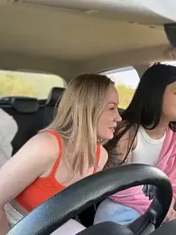 JulliaVegas stripchat stream image