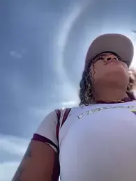 riri_brunnete stripchat stream image